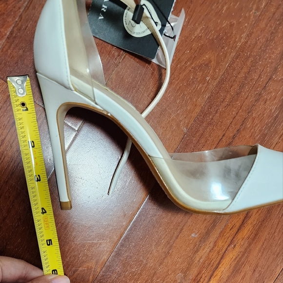 Zara Basic White Ankle Strap Pumps - Picture 10 of 10